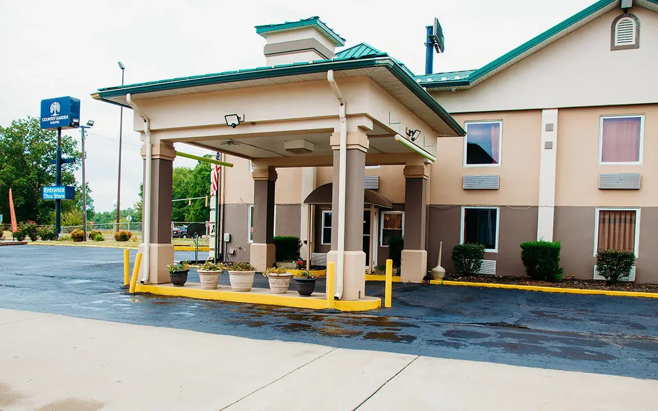 Country Garden & Suites